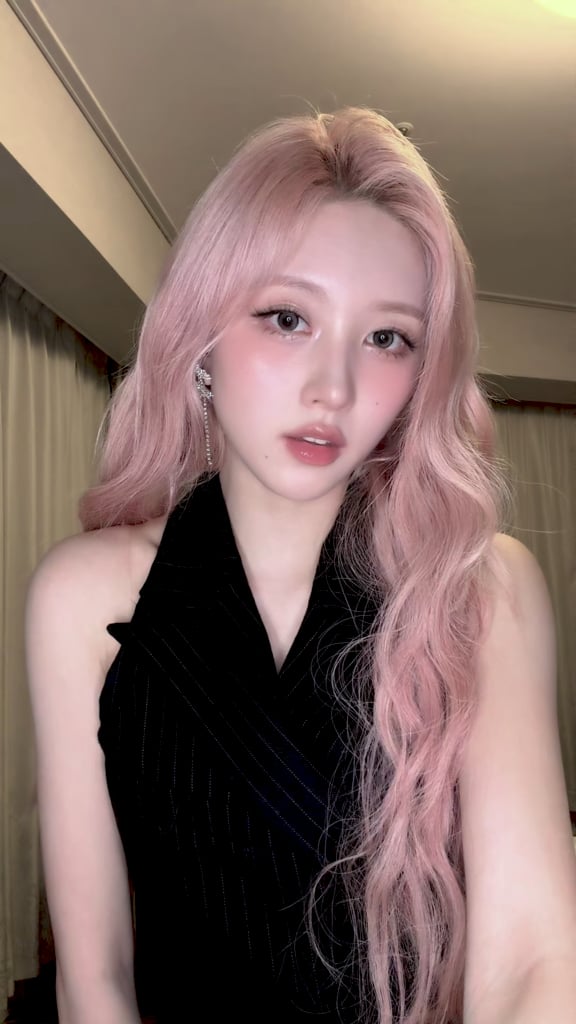 260101 تحديث TikTok الرسمي لـ IVE مع Gaeul - HoLIC 🪶──★