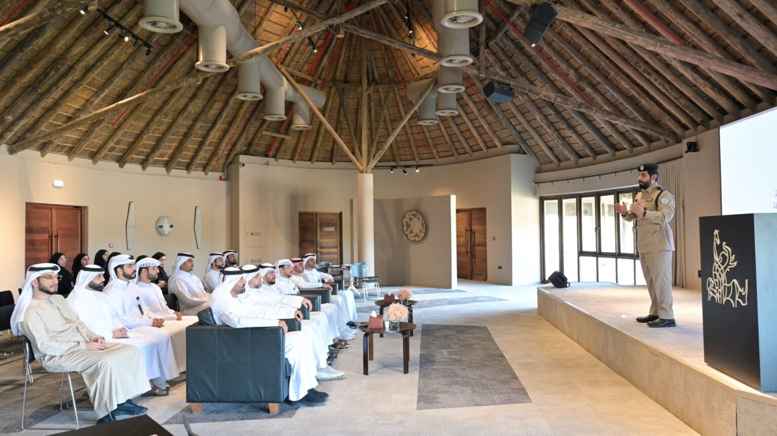 شرطة الشارقة تنظم مختبراً للابتكار للارتقاء بمنظومة العمل الأمني شرطة الشارقة تنظم مختبراً للابتكار للارتقاء بمنظومة العمل الأمني