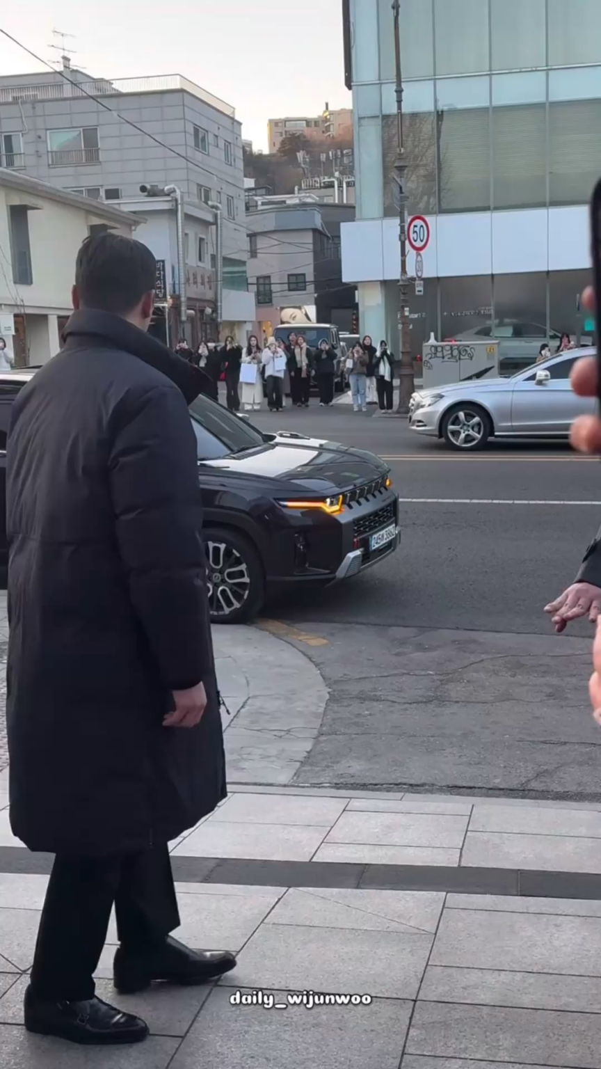 260122 وصلت روزي وهانك إلى متجر "روزي" المنبثق في سيول