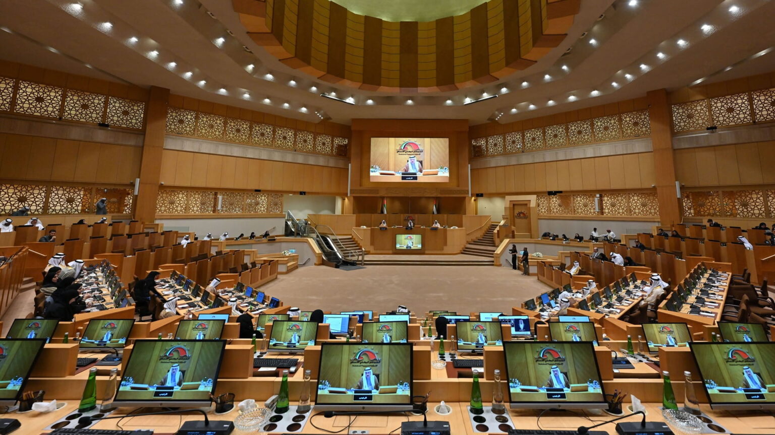 الوطني يناقش سياسة تحقيق الأمن الوطني للصناعات الدوائية 7 يناير