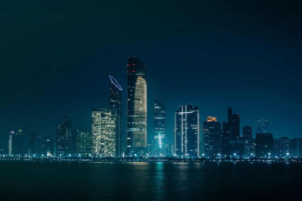 جاءت العاصمة الإماراتية أبوظبي في صدارة المدن الأكثر أمانا في العالم عام 2026، وهي تحتل هذه المرتبة في المؤشر منذ عام 2017 - وام