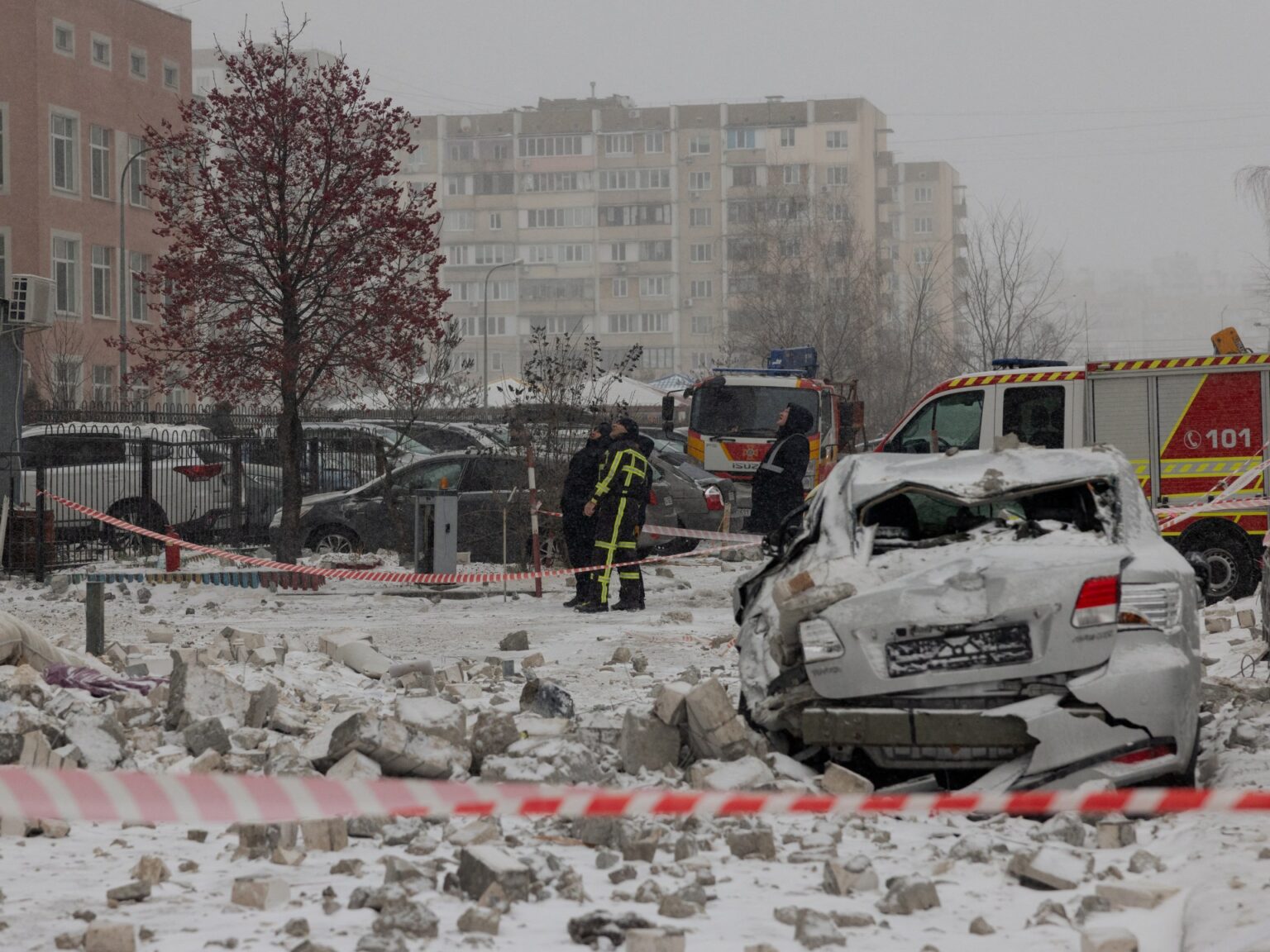 روسيا تهاجم كييف بصاروخ فرط صوتي وأوكرانيا ترد بضربات تقطع الكهرباء | أخبار