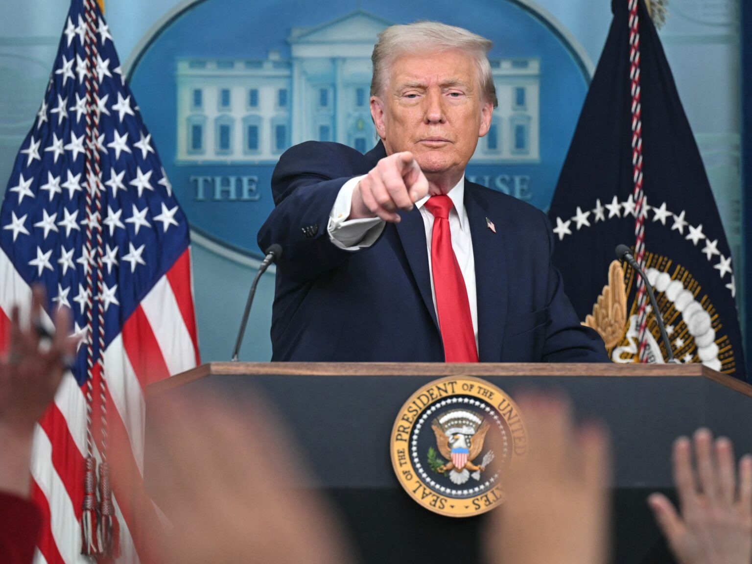 ترامب: أعطيت تعليماتي بمسح إيران بأكملها إذا حاولت تنفيذ تهديداتها باغتيالي | أخبار