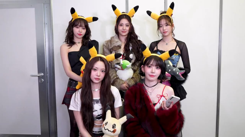 تحديث 260130 Pokémon Trading Card Game Pocket Japan على تويتر مع LE SSERAFIM - LE SSERAFIM يفتح العبوة!