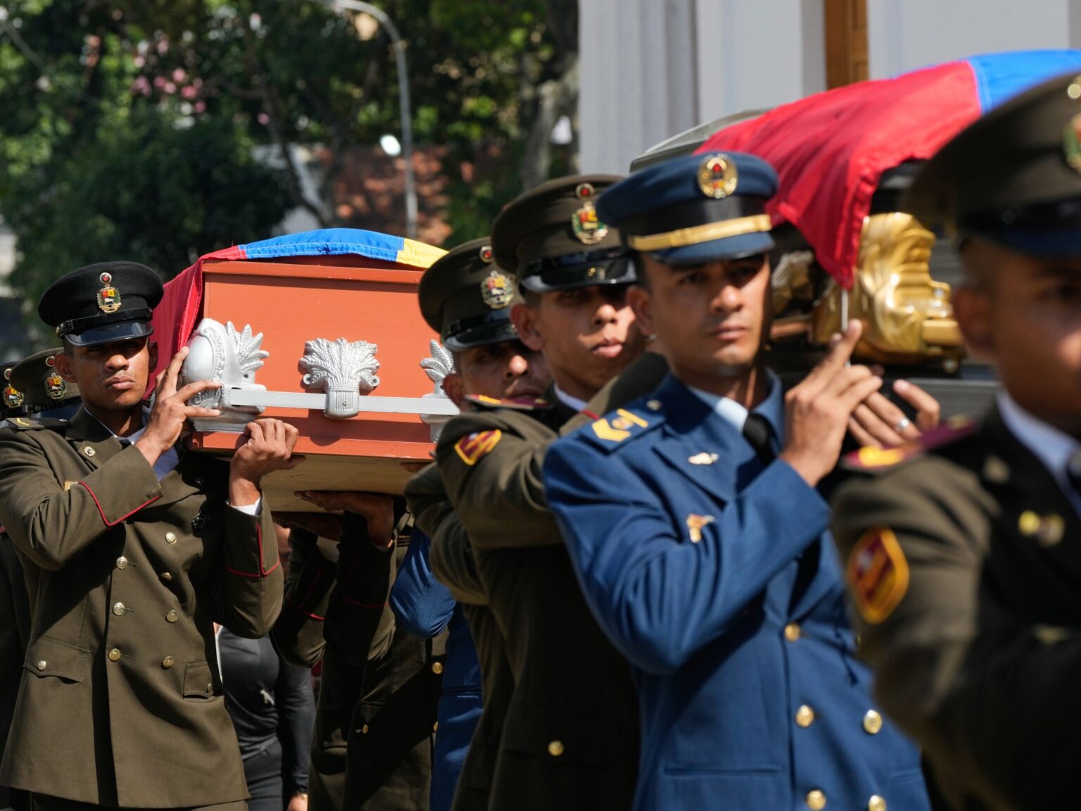 الداخلية الفنزويلية: 100 قتيل بالهجوم الأميركي وإصابة مادورو وزوجته | أخبار الداخلية الفنزويلية: 100 قتيل بالهجوم الأميركي وإصابة مادورو وزوجته | أخبار