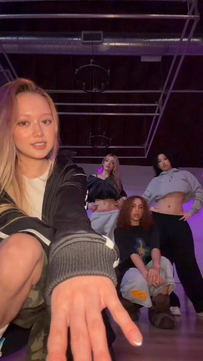 260126 تحديث Girlset Instagram Reels - الفتيات يقمن بأغنية "ما هو الحب؟" تحدي الريمكس