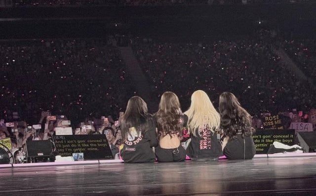 260128 تحديث جيسو على الانستقرام مع روزي وجيني وليزا