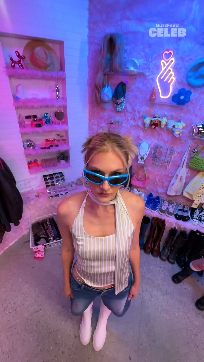 260115 تحديث Lindsay Webster على TikTok مع LE SSERAFIM - تصرفي وكأنك ترتدي 👼🏼 فستانًا مثل 🤪