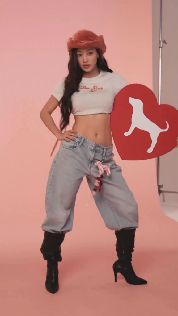 260115 تحديث VSPink على الانستقرام - يا إلهي، هذه الدعائم محظوظة جدًا لوجودها بين يدي جيهيو. 🤩