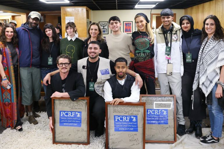 مشاركة حديد في تقديم الحفل إلى جانب الممثل الأميركي التشيلي بيدرو باسكال - المصدر: صندوق إغاثة أطفال فلسطين (PCRF)