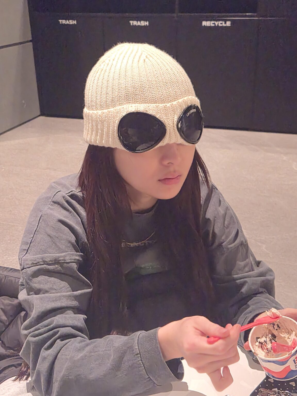 260129 تحديث هونج اينشاي للويفيرس (2) هاه يونجين