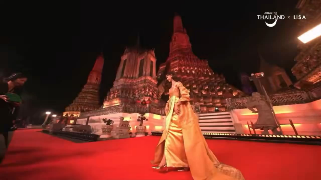 260128 ليزا تصل إلى Amazing تايلاند Ambassador - ليلة حصرية على السجادة الحمراء