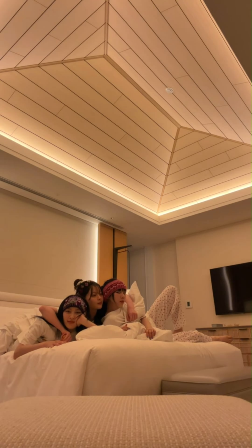 260111 تحديث هان سوا على Instagram Reels مع كارينا وإتزي ريوجين