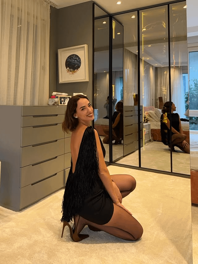 Seda Bakan (yarın akşam için isteklerinizi yorumda belirtin)