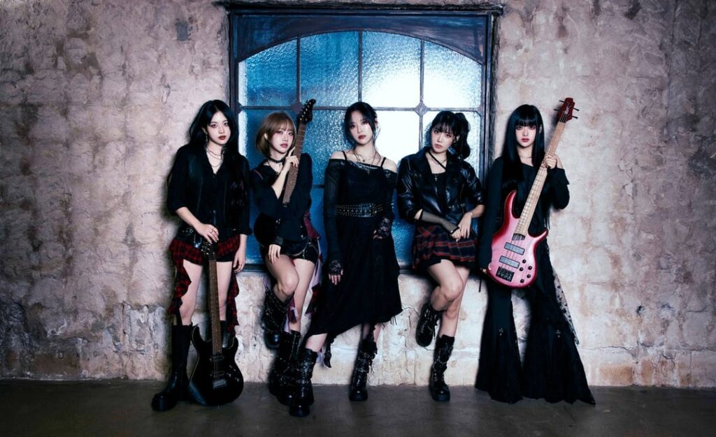 LATENCY - الأغنية المنفردة الأولى: لقد كان الحب (صورة المفهوم - المجموعة)