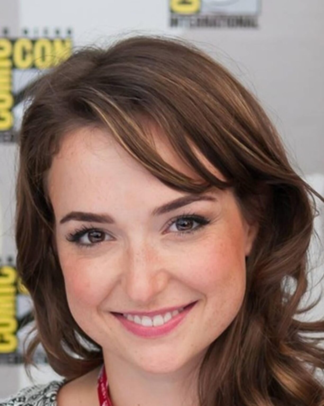 Milana Vayntrub