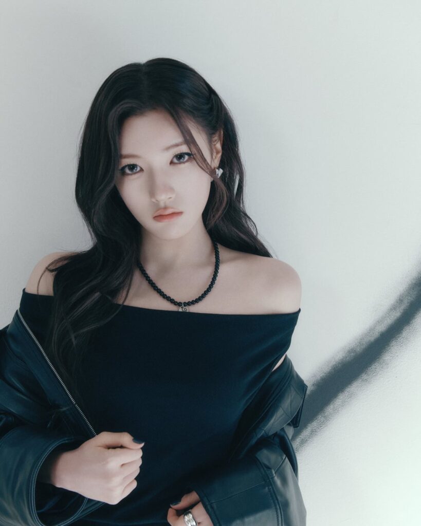 AtHeart - الأسود الجديد (صورة المفهوم - منفرد)