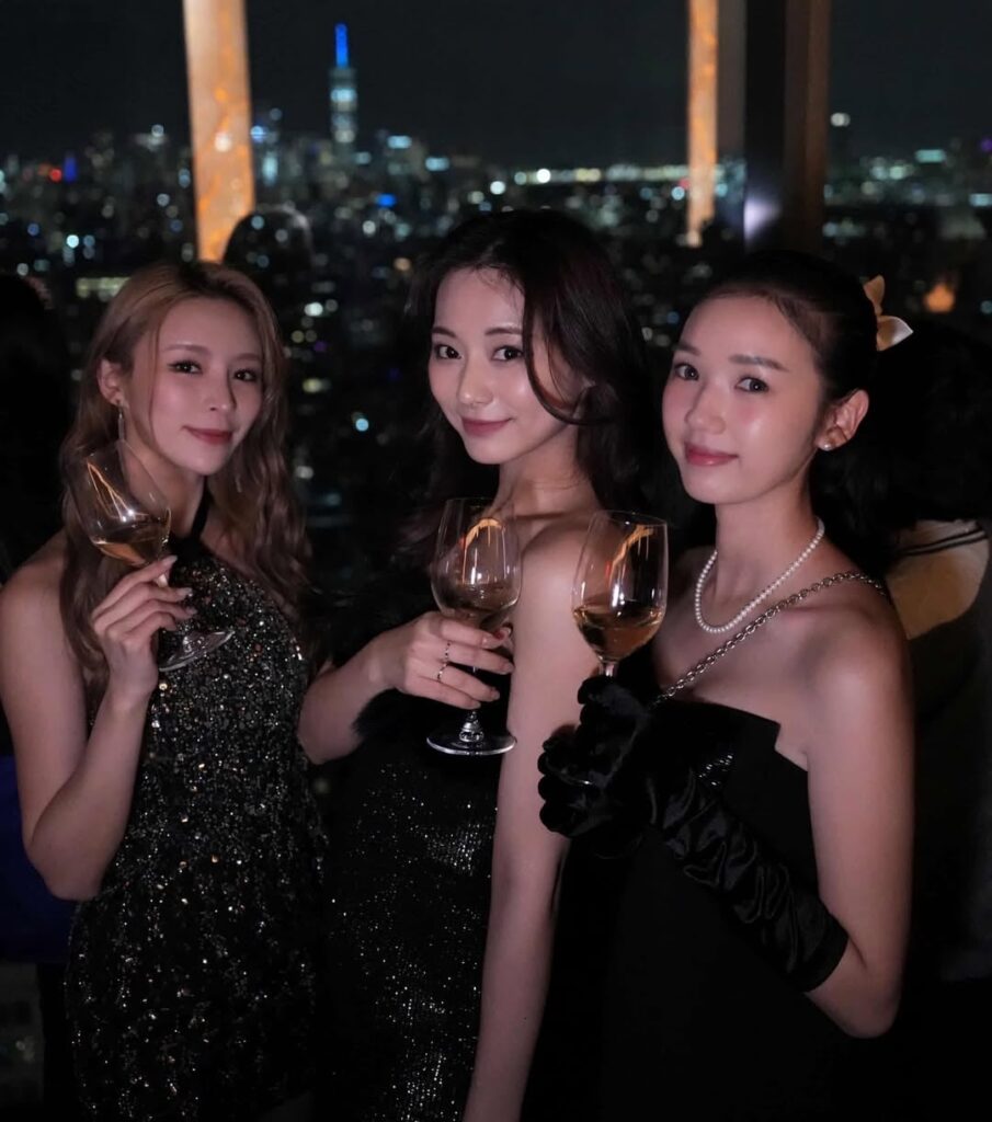 250106 تحديث جيني._.newyork على الانستقرام - العد التنازلي لعام 2026 🖤لم يكن من الممكن أن يكون أفضل من ذلك، مع تزويو