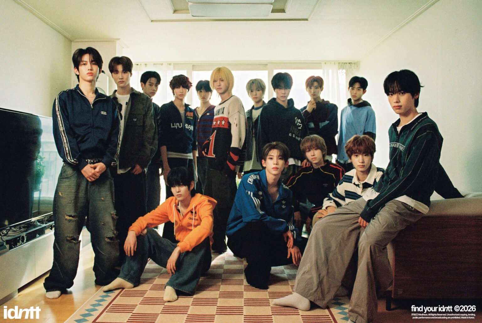 idntt - الألبوم المصغر الثاني: Yesweare (صورة المفهوم - إصدار Home Boy B)