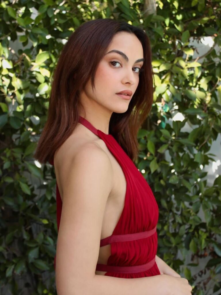 Camila Mendes