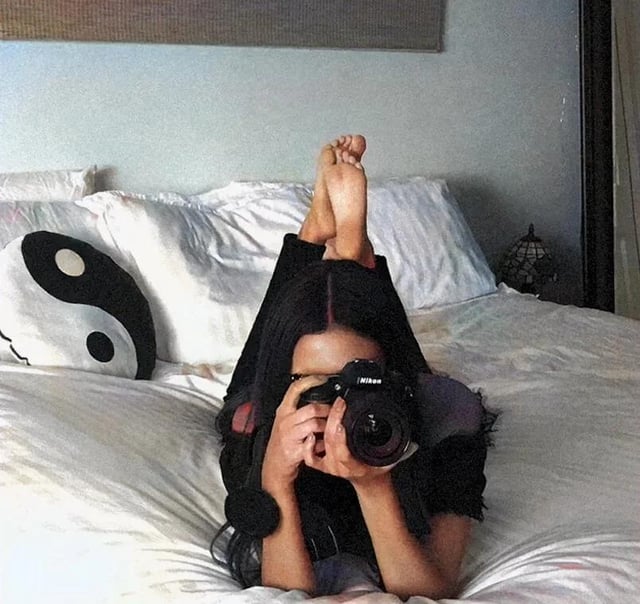 Victoria Justice's feet