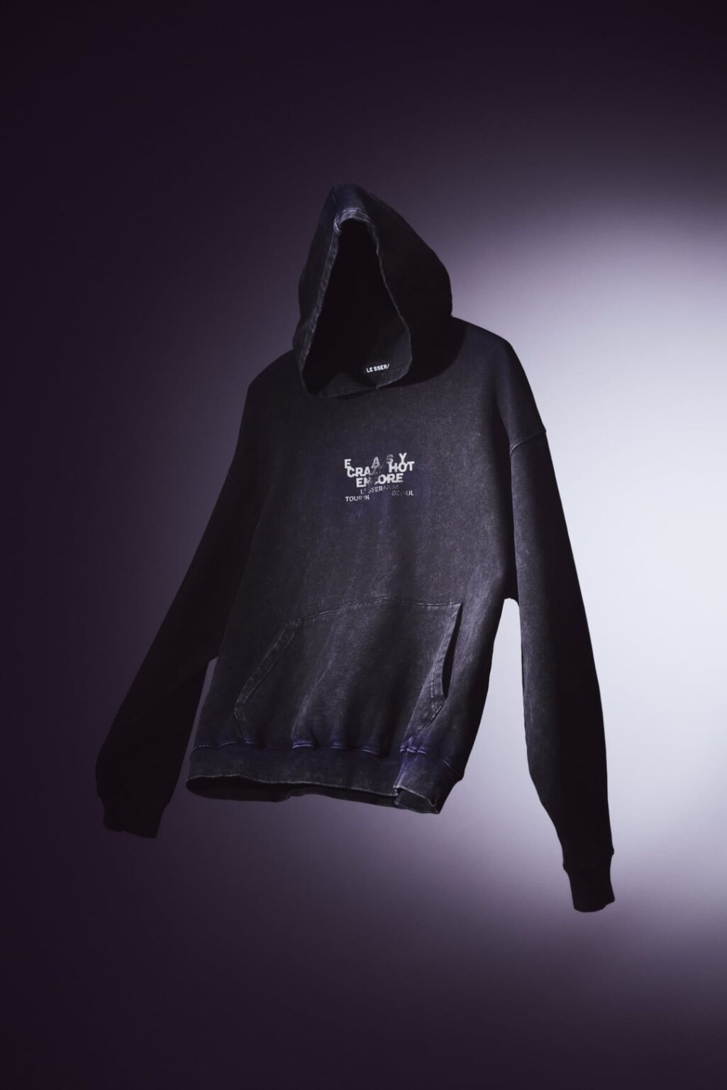 260116 LE SSERAFIM - البضائع الرسمية لـ EASY CRAZY HOT ENCORE TOUR. (صورة المفهوم)