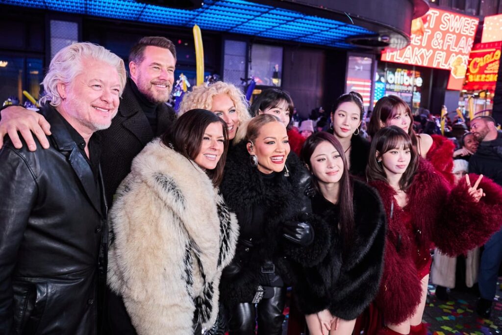 260101 LE SSERAFIM - الرنين في العام الجديد مع ريتا أورا وسيارا وليتل بيج تاون @ 2026 روكين عشية رأس السنة الجديدة لديك كلارك