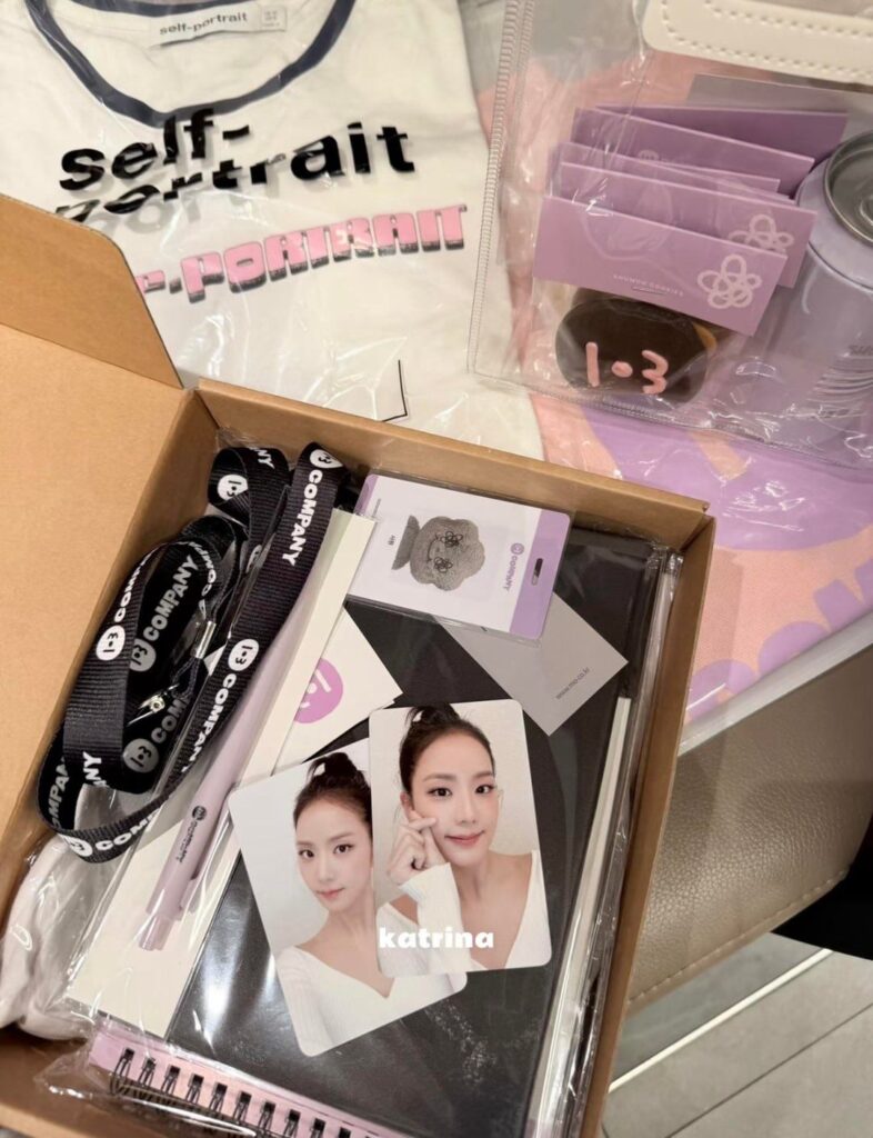 260103 جيسو جهزت هدايا للبلينكز الذين حضروا حفلة رأس السنة للشركة 103