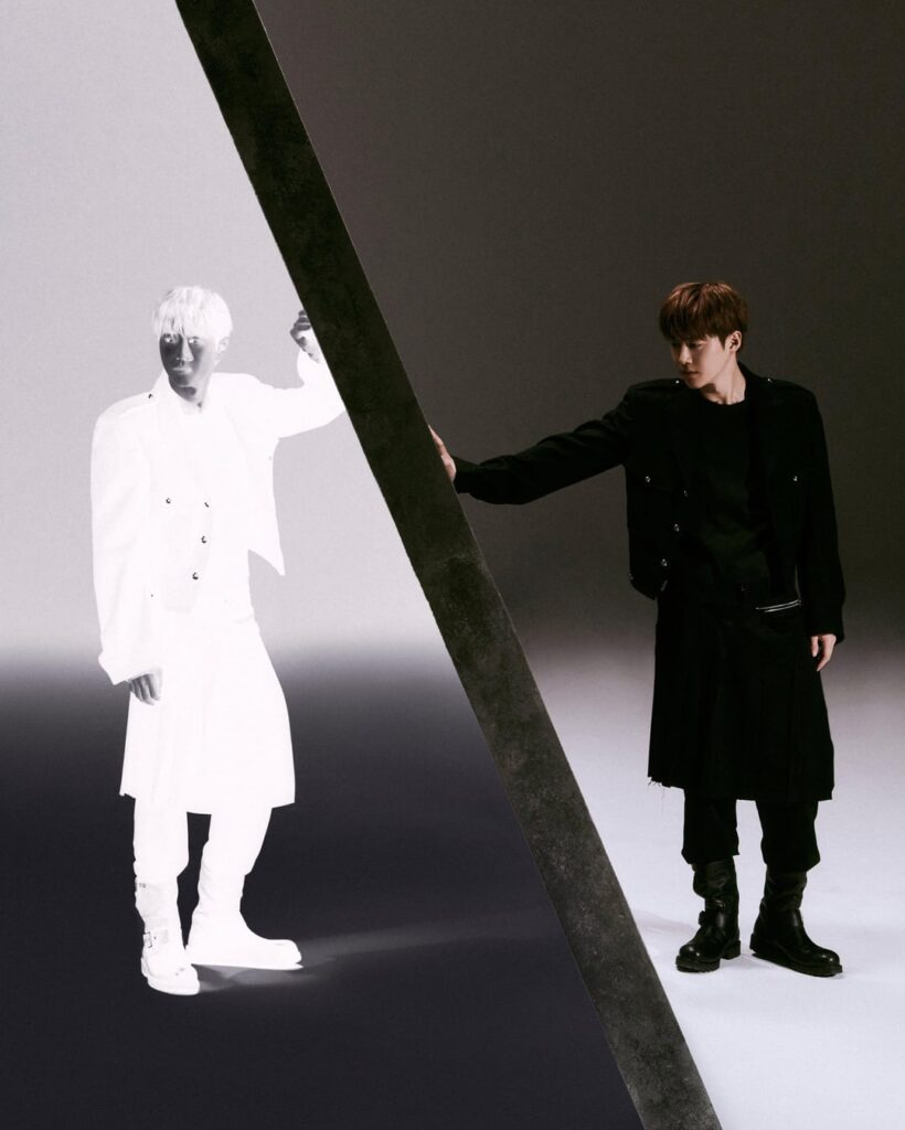 EXO – الألبوم الثامن الكامل ‘REVERXE’ (صورة تشويقية – Cube 02) EXO - الألبوم الثامن الكامل 'REVERXE' (صورة تشويقية - Cube 02)