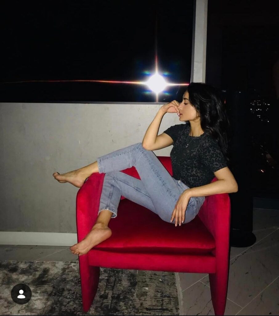 Deniz Aksoy daha fazlası için dm