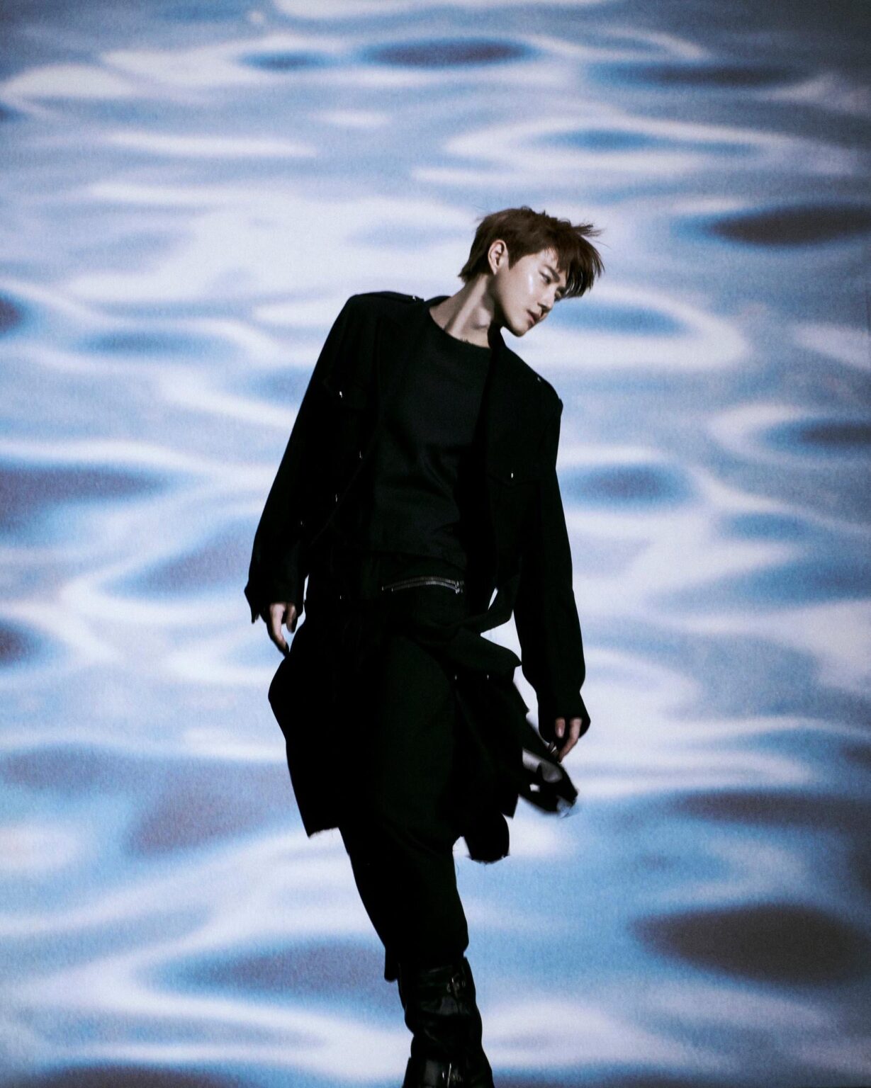 EXO - الألبوم الثامن الكامل 'REVERXE' (صورة تشويقية - Cube 03)