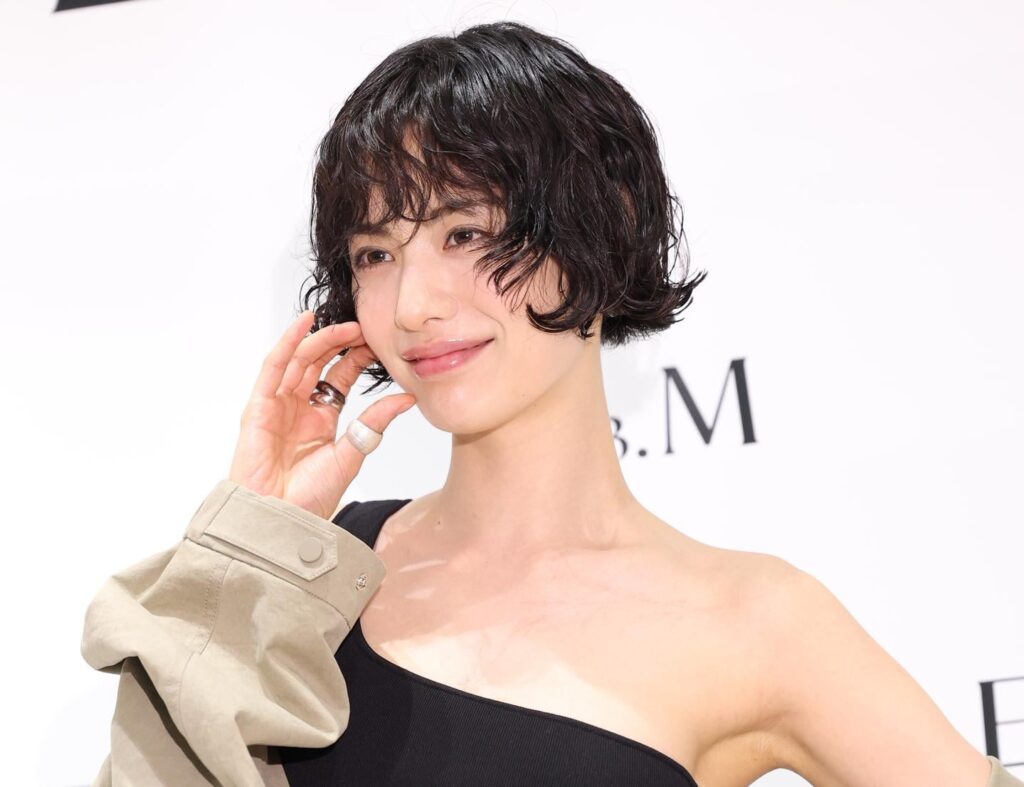 تقدم المغنية والممثلة نانا شكوى جنائية كاذبة ضد رجل اقتحم منزلها