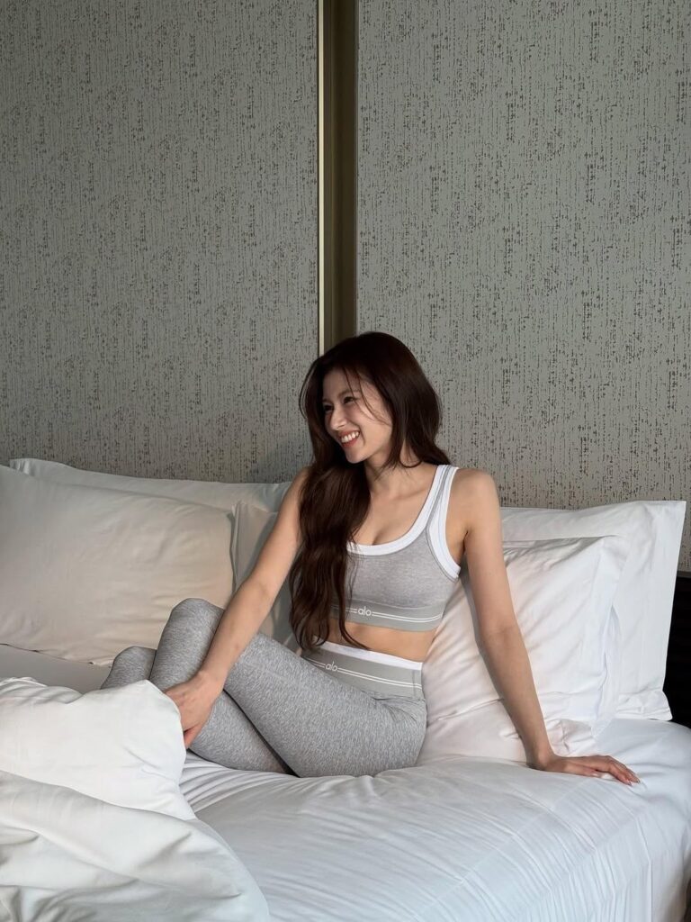 251205 تحديث سانا على الانستقرام - @alo 🍫💜🩶🖤