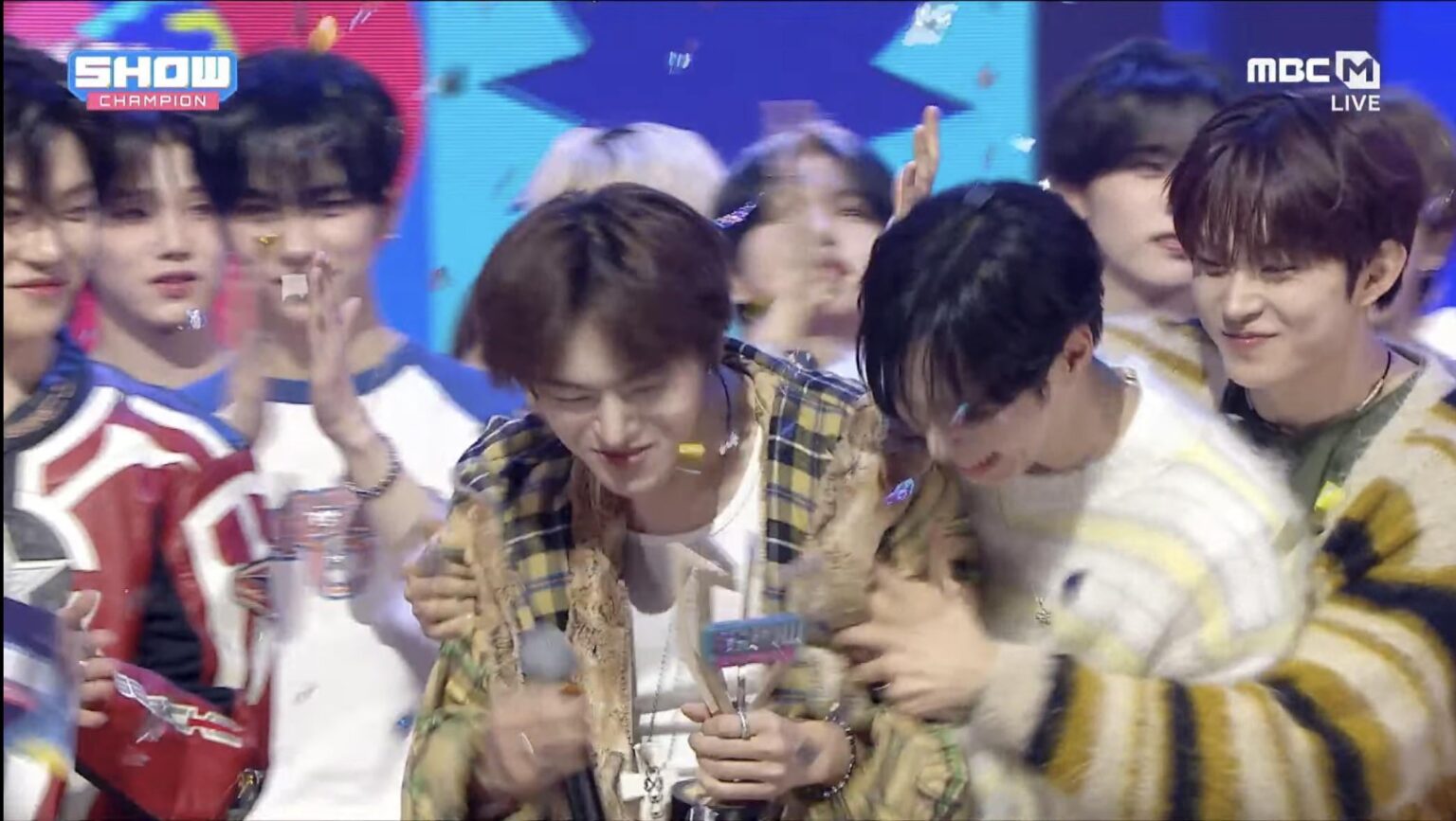 حصلت ALPHA DRIVE ONE (ALD1) على أول فوز لها على الإطلاق في برنامج موسيقي لأغنية “FREAK ALARM” على قناة MBC M Show Champion (260121). حصلت ALPHA DRIVE ONE (ALD1) على أول فوز لها على الإطلاق في برنامج موسيقي لأغنية "FREAK ALARM" على قناة MBC M Show Champion (260121).