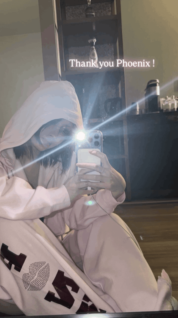 260128 تحديث قصة مومو على الانستقرام - "شكرًا لك فينيكس!"