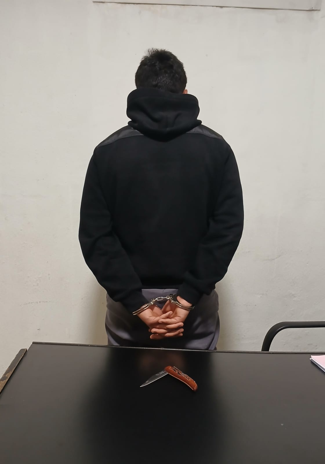 صورة للموقوف (قوى الأمن).