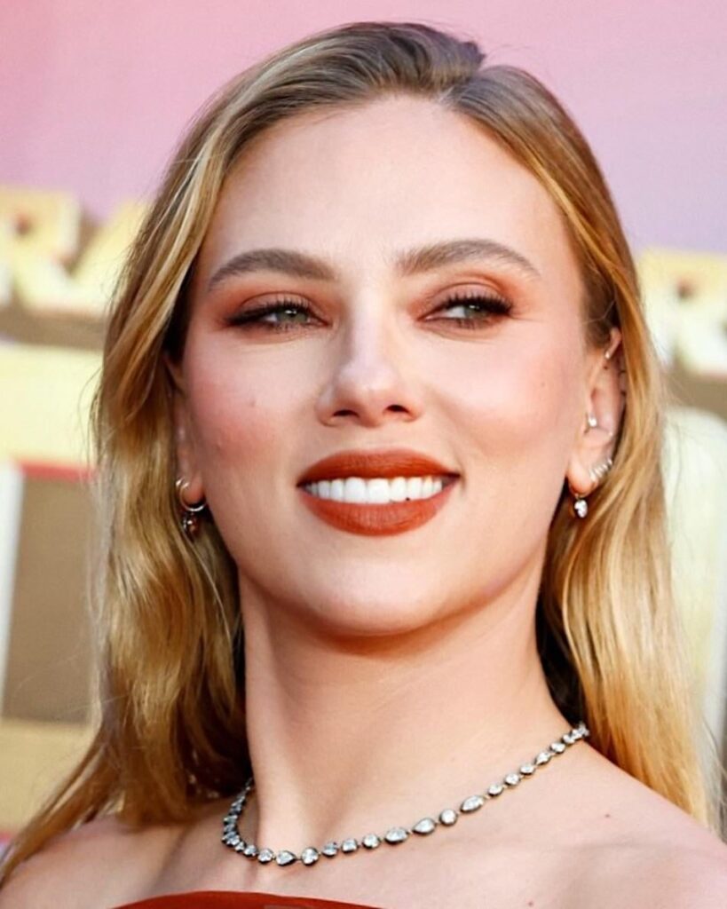 Scarlett Johansson Scarlett Johansson