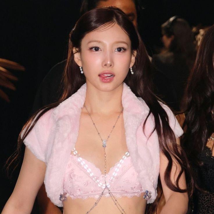 أين يمكن شراء سترة نايون؟