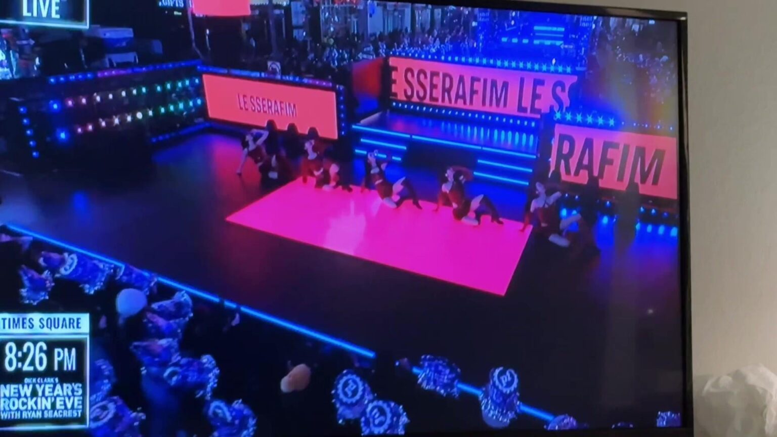 إنهم في كرة نيويورك الجديدة في العام الجديد ؟؟؟؟؟