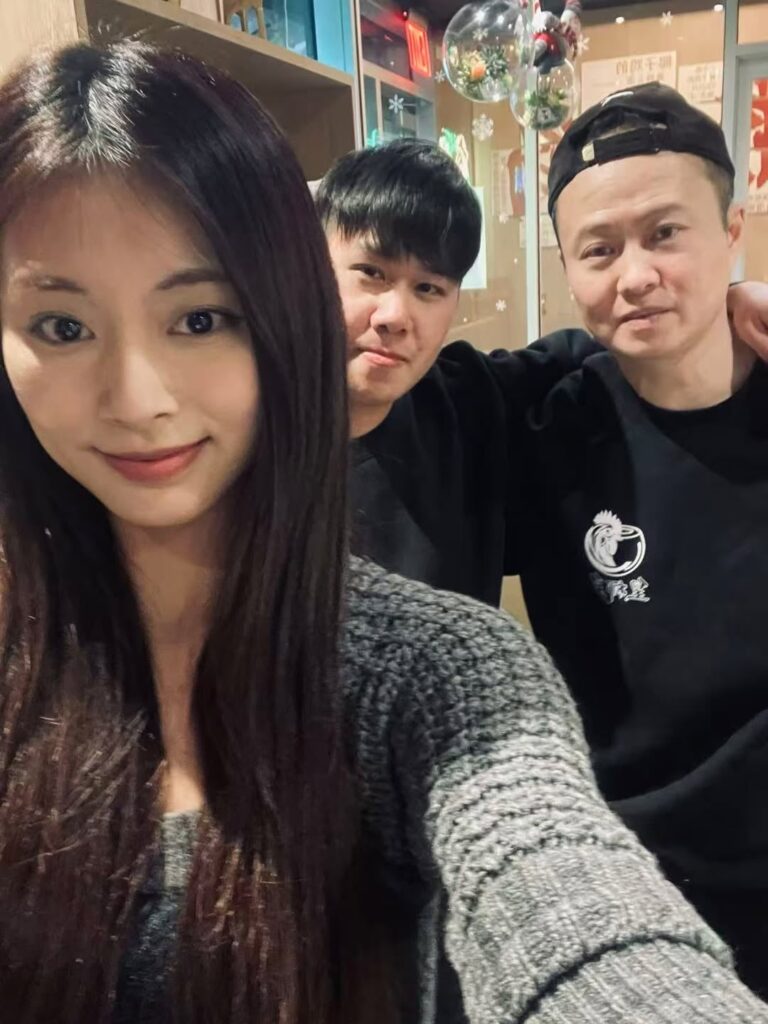 250101 تحديث الانستقرام Coco Hotpot - شكرًا لك تزويو، لتناول الطعام معنا. إنه حقًا يعني الكثير لفريقنا.  نأمل أن نرحب بكم مرة أخرى قريبًا🥰✨