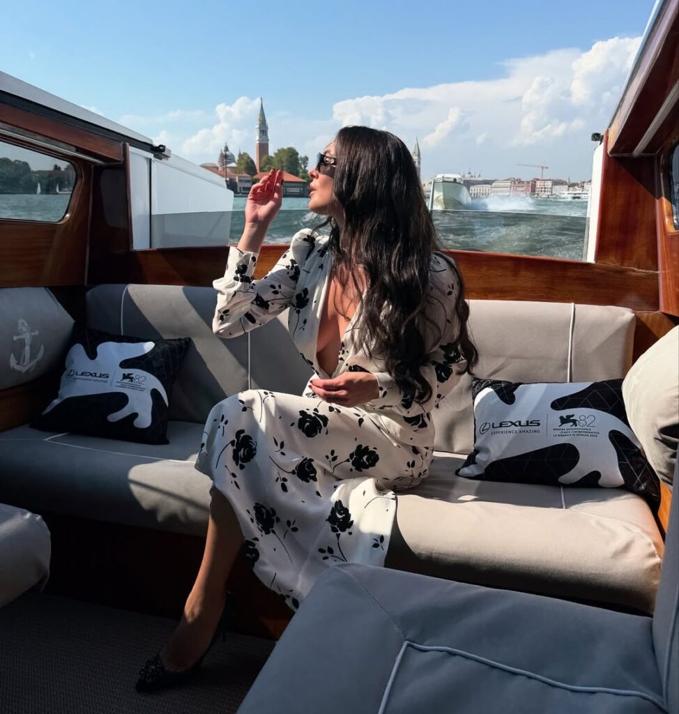 Melis sezen Melis sezen