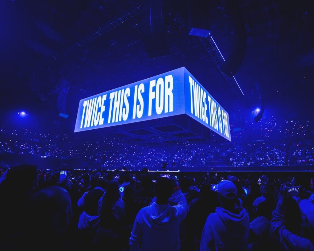 260128Republicrecords تحديث الانستقرام مع TWICE - 4 عروض مذهلة تحت حزام @twicetagram 🤩 لوس أنجلوس ذات مرة، في أي ليلة ذهبت إليها؟