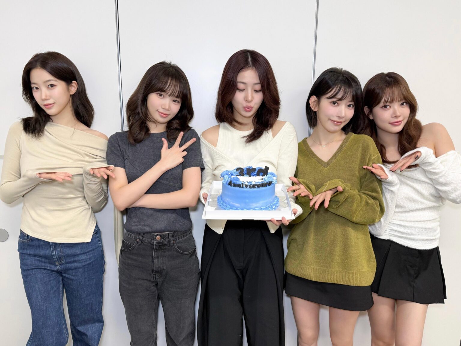 260125 LE SSERAFIM تحديث تويتر اليابان - ✨𝑱𝒂𝒑𝒂𝒏 𝑫𝒆𝒃𝒖𝒕 𝟑𝒓𝒅 𝑨𝒏𝒏𝒊𝒗𝒆𝒓𝒔𝒂𝒓𝒚✨