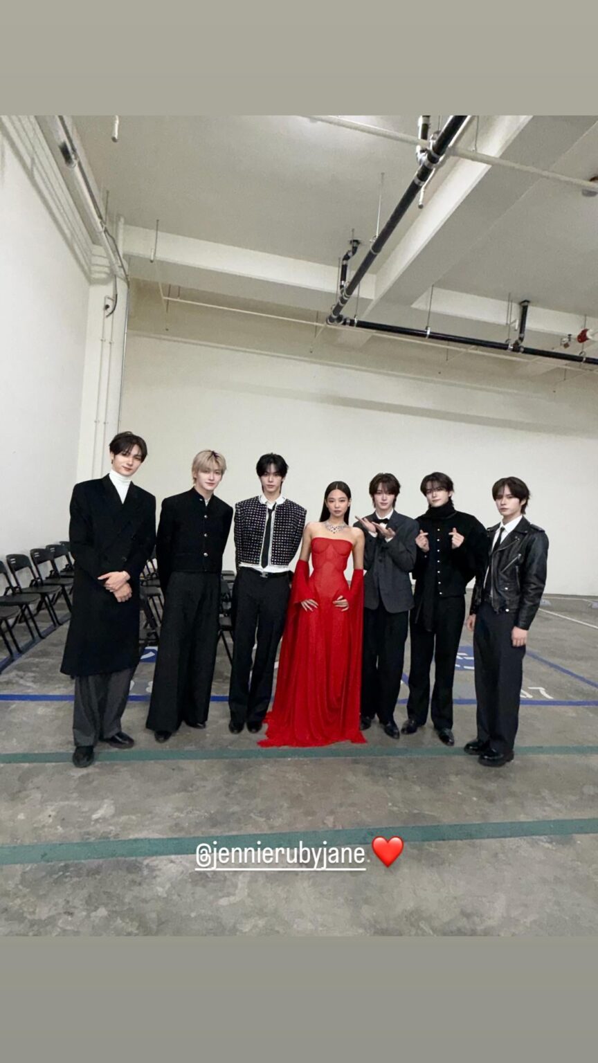 260117 تحديث قصة IG tws_pledis مع جيني