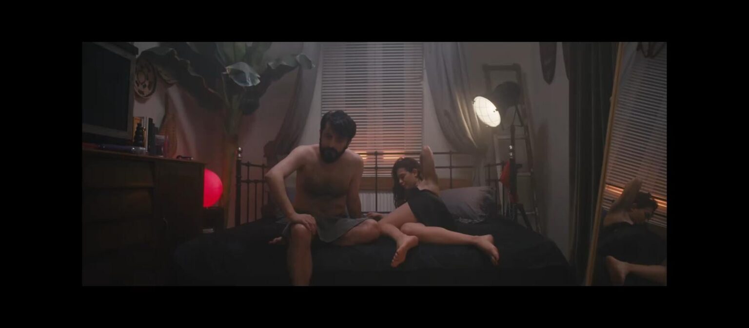 Mahsun j deki lezbiyen kadın