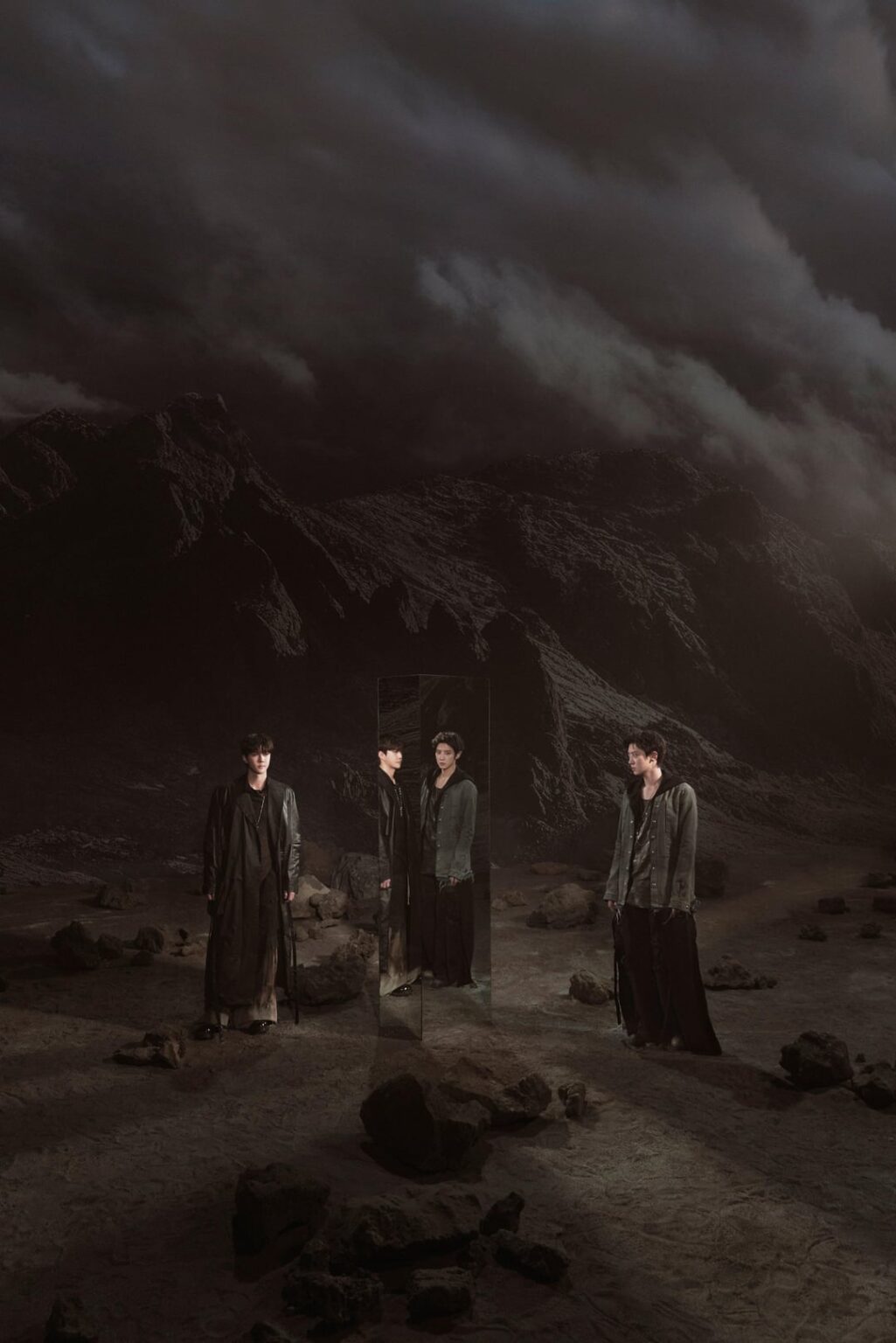 EXO – الألبوم الثامن الكامل ‘REVERXE’ (صورة تشويقية – عكسي: سيهون، تشانيول) EXO - الألبوم الثامن الكامل 'REVERXE' (صورة تشويقية - عكسي: سيهون، تشانيول)