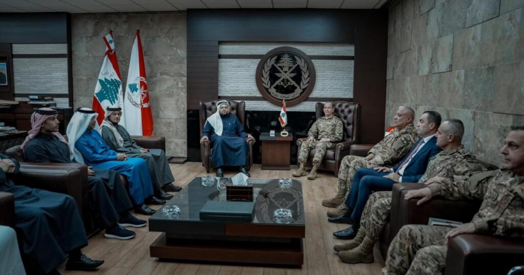 وزير الدولة بوزارة الخارجية يجتمع مع قائد الجيش اللبناني