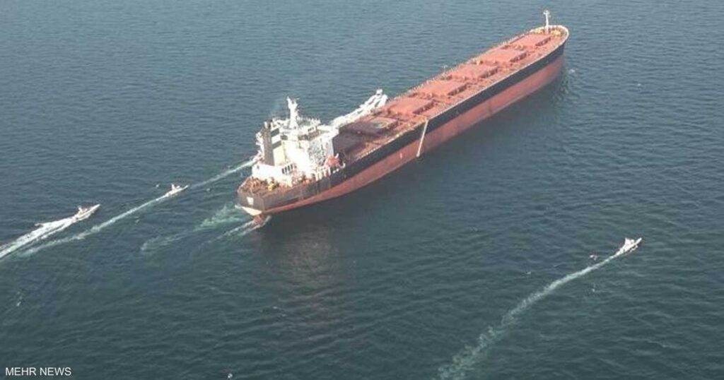 الحرس الثوري يعلن استعداده للسيطرة على مضيق هرمز أو إغلاقه