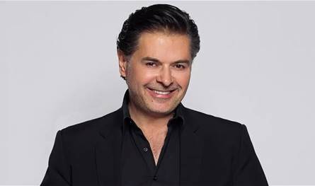 سامر-المصري-و-عابد-فهد-يشاركان-راغب-علامة-الغناء-على-مسرح-حفله-في-دبي