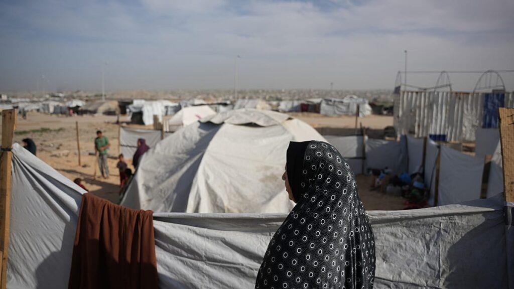 الإمارات تُعدّ خريطة لبناء "مجمع سكني مؤقت" في غزة.. ومخاوف من "تقسيم فعلي" للقطاع